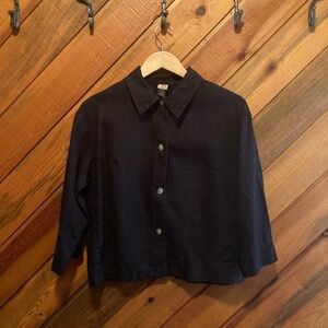 100% linen black button down top!